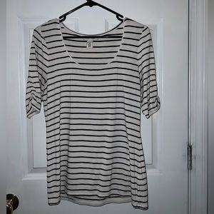 White House Black Market scoop neck mid sleeve black & white striped top size M
